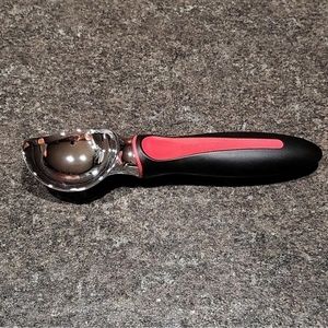 Tupperware Ice Cream Scoop